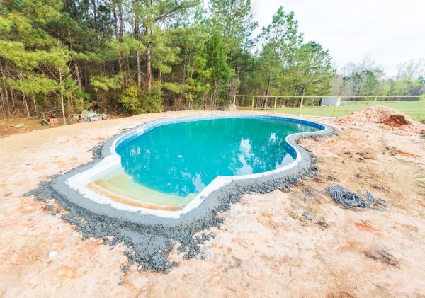 Cost of Pool Landscape Leveling in Lenoir City